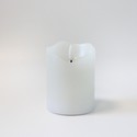 LED Bloklys 10cm høj, flammeeffekt, hvid - Ø7,5cm, 10cm høj, virker med fjernbetj, timer, ægte stearin