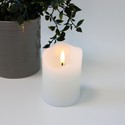 LED Bloklys 10cm høj, flammeeffekt, hvid - Ø7,5cm, 10cm høj, virker med fjernbetj, timer, ægte stearin