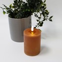 LED Bloklys 10cm høj, smelte-look, flammeeffekt - Ø7,5cm, 10cm høj, virker m. fjernbetj, ægte stearin, flot brun