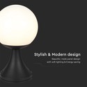 Standerlampe E27 - Mat sort, opal plastkugle.