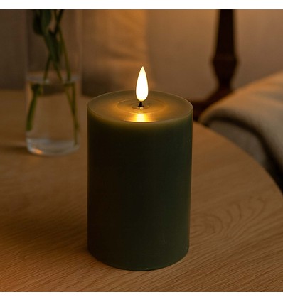 LED Bloklys 10cm høj, smelte-look, flammeeffekt - Ø7,5cm, 10cm høj, virker m. fjernbetj, ægte stearin, Dyb grøn