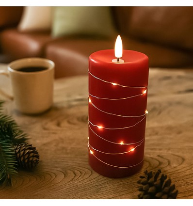 LED Bloklys med lyskæde, 15cm høj, flammeeffekt - Ø7,5cm, virker m. fjernbetj, ægte stearin, rød