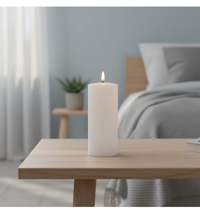 LED Bloklys 17,5cm høj, smelte-look, flammeeffekt - Ø7,5cm, 17,5cm høj, virker m. fjernbetj (ikke inkl.), timer, ægte stearin